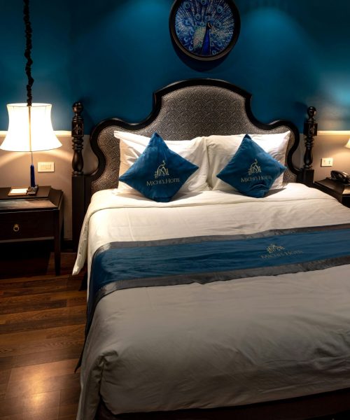 Experience ultimate comfort in our spacious, elegantly designed rooms.