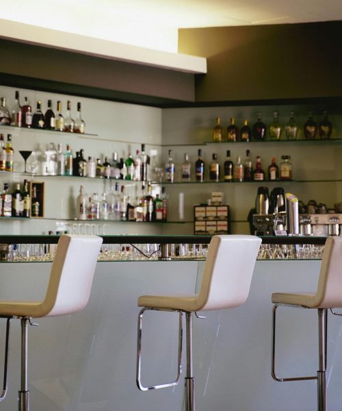 Take a break and sip on refreshing cocktails at our vibrant hotel bar.
